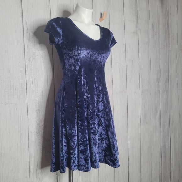 Vintage 90s Y2K Blue Crushed Velvet Short Sleeve Fit And Flare Mini Dress No Tag - Picture 2 of 6